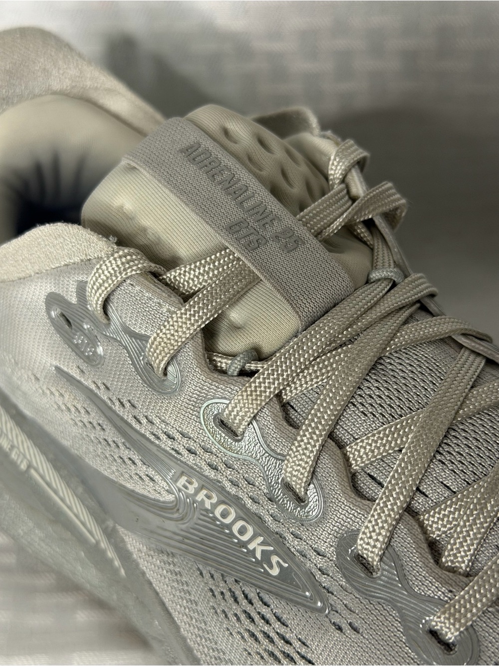 Brooks Adrenaline 25 Men’s 10.5 Silver